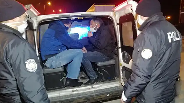Aksaray'da tır şoförlerinin yol kavgasında baba ve oğlu darbedilerek yaralandı
