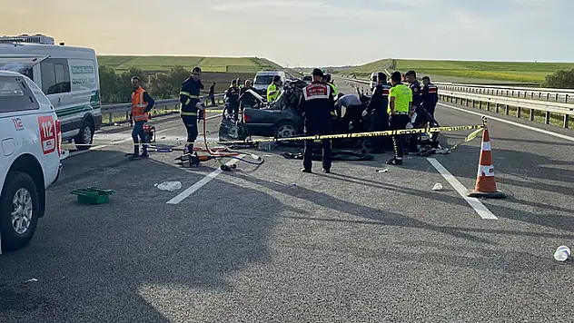 Aksaray'da tıra arkadan çarpan depremzede sürücü yaralandı, eşi öldü

