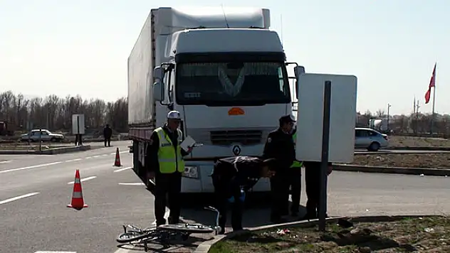 Aksaray'da tırın çarptığı bisikletli öldü