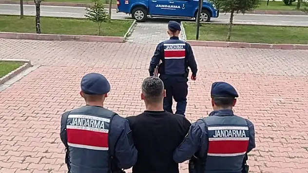 Aksaray'da, uyuşturucu ve hırsızlıktan aranan şahıs yakalandı