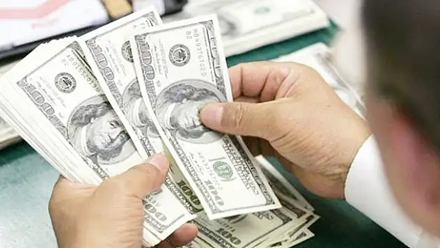 Aksaray'da vatandaşlar dolar bozduruyor