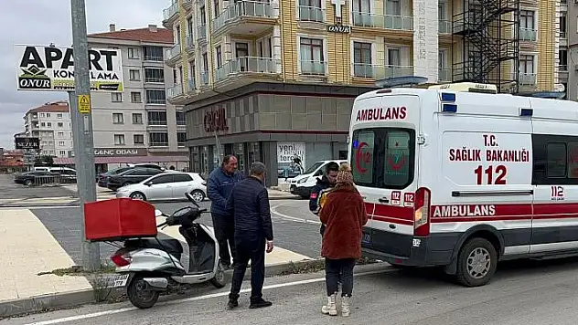 Aksaray'da virajda kontrolden çıkan motosiklet kaldırıma çarptı: 1 yaralı
