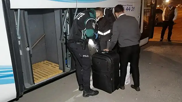 Aksaray'da yolcu otobüsünde şüpheli paket alarmı