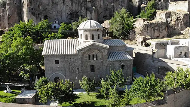 Aksaray'daki 17 asırlık Kilise Camii ihtişamıyla turistleri cezbediyor
