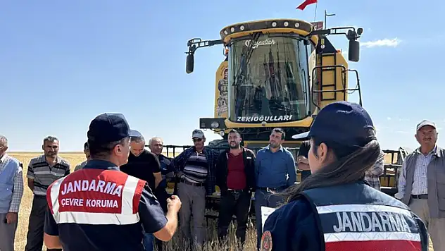 Aksaray jandarması tarım arazilerinde anız yangını eğitiminde
