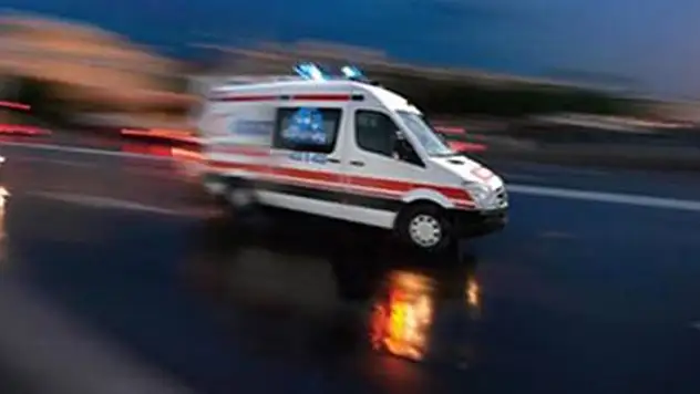 Aksaray-Konya kara yolunda kamyonla servis minibüsü çarpıştı
