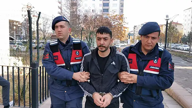 Aksaray - Konya kara yolunda otobüste yakalanan cezaevi firarisi: Emmim öldü, cenazesine katılmak için kaçtım
