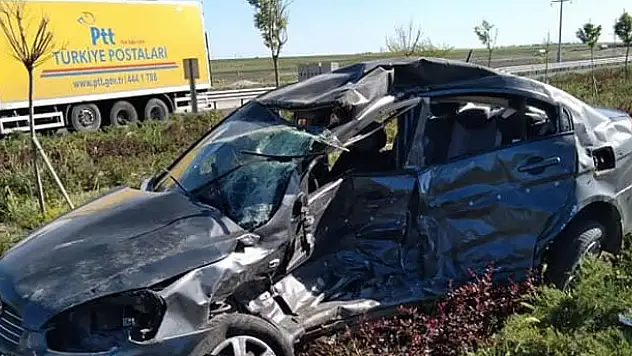 Aksaray-Konya kara yolunda otomobil ile minibüs çarpıştı: 1 ölü