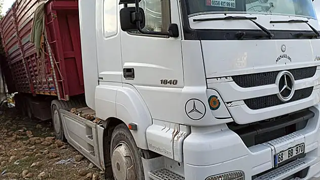 Aksaray- Konya kara yolunda pancar yüklü tır, cip ile çarpıştı: 2 yaralı