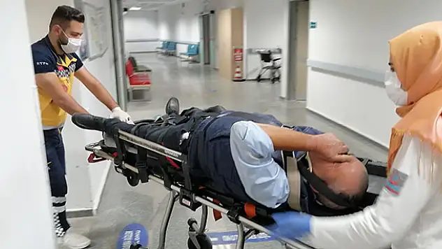 Aksaray- Konya kara yolunda şarampole devrilen otomobilde 1'i çocuk 5 kişi yaralandı