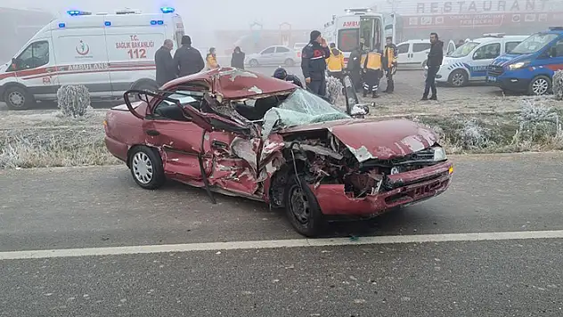 Aksaray-Konya kara yolunda yaşanan kazada 5 kişi yaralandı