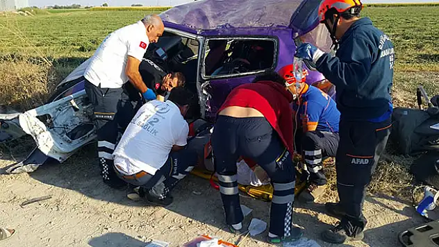 Aksaray-Konya karayolunda kaza!1'i bebek 3 yaralı
