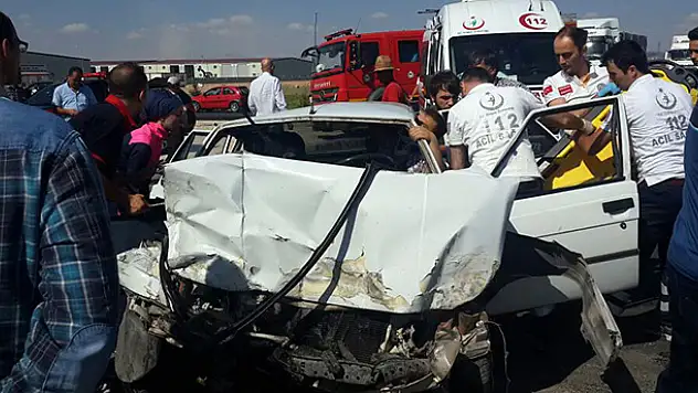 Aksaray-Konya yolunda kaza: 2 ağır yaralı
