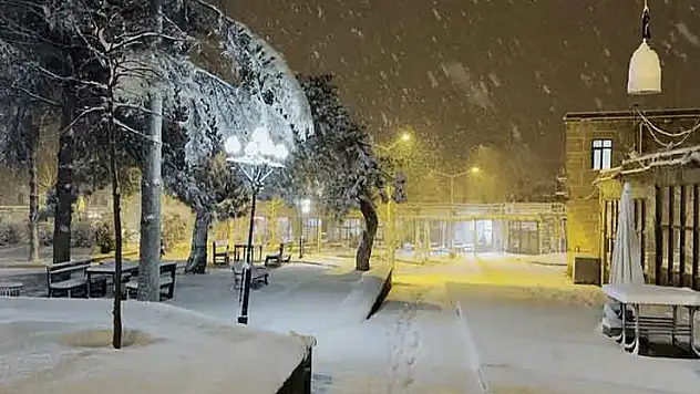 Aksaray merkez ve ilçelerde kar yağışı etkili oluyor