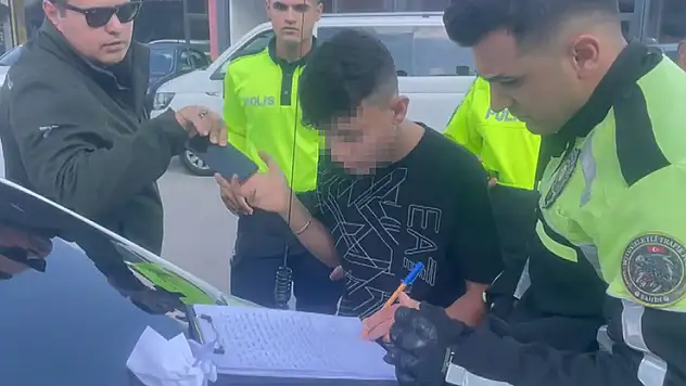 Aksaray'da 14 yaşındaki çocuk, patronundan ve polisten kaçtı, yakalanınca gazetecileri tehdit etti