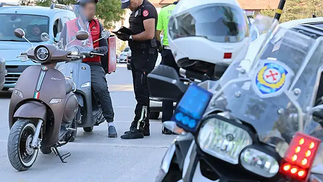 Aksaray'da 2 bin 500 motosiklet sürücüsüne kask cezası