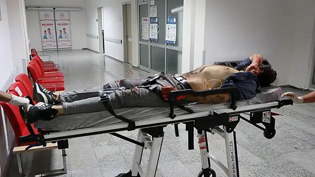Aksaray'da 2 kişi sokak ortasında silahla vurularak yaralandı
