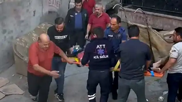Aksaray'da 3. kattan düşen kişi ağır yaralandı
