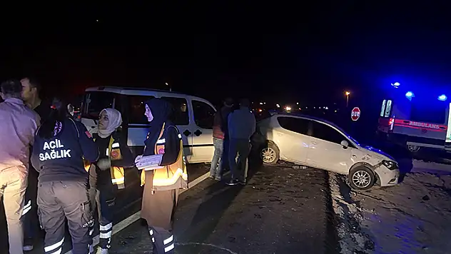 Aksaray'da 5 araçlı zincirleme kaza: 3 yaralı
