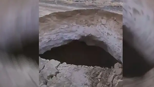 Aksaray'da 7 metre genişliğinde 4 metre derinliğinde obruk oluştu