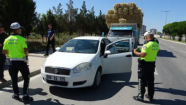 Aksaray'da asayiş ve trafik uygulamaları gündüz de devam ediyor
