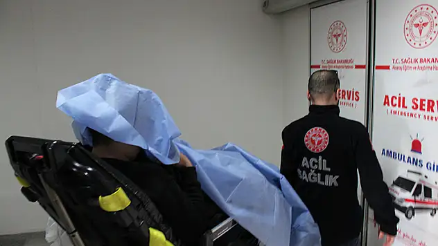 Aksaray'da bir kişi, parkta 'neden yan baktın' tartışmasında bıçakla yaralandı