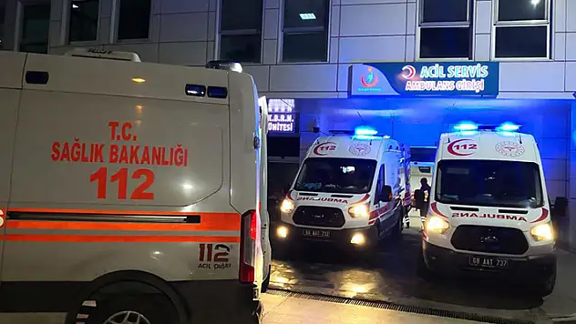 Aksaray'da çocukların bıçaklı kavgası kanlı bitti: 1 yaralı