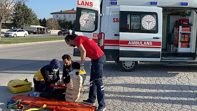 Aksaray'da elektrikli motosikletten düşen genç yaralandı