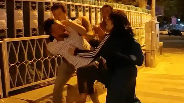 Aksaray'da erkek arkadaşından kaçarken yakalandı, kendini köprüden atmak istedi