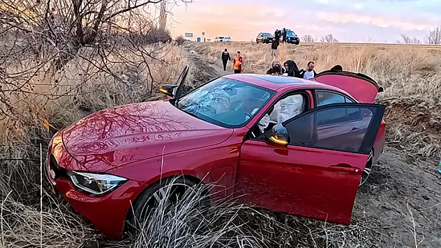 Aksaray'da otomobil şarampole düştü: 3 yaralı