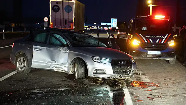 Aksaray'da otomobil takla attı: 2 yaralı