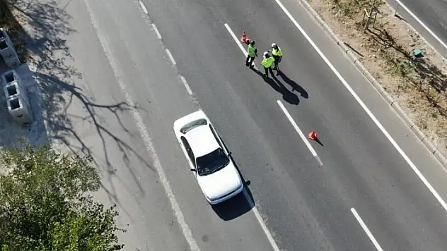 Aksaray'da polis trafiği helikopterle havadan denetledi
