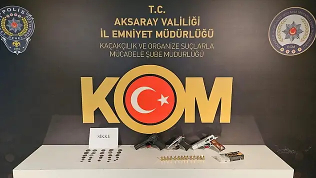 Aksaray'da polisin operasyonunda silahlar ve tarihi eser ele geçirildi
