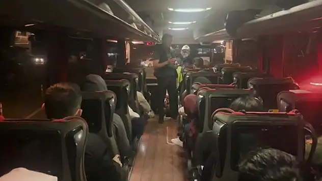 Aksaray'da sivil jandarmadan yolcu otobüslerine gizli denetim