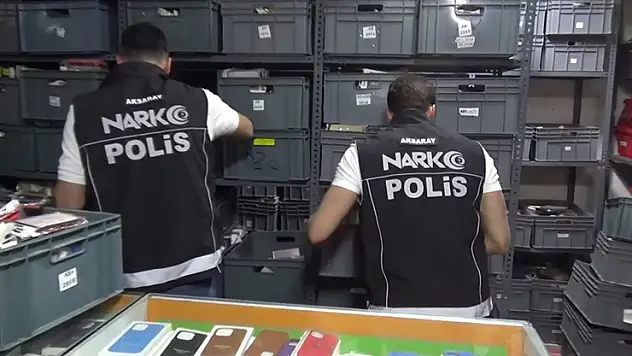 Aksaray'da telefon ve uyuşturucu kaçakçısı telefoncu tutuklandı