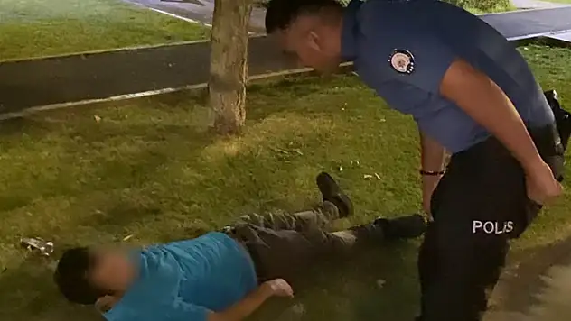 Aksaray'daki alkollü şahıs 'Türk polisi bizim  namusumuzdur, elini öpebilir miyim'