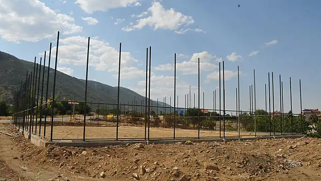 Akşehir 10 adet sentetik çim sahaya daha kavuşuyor
