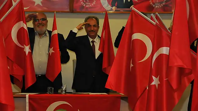 Akşehir Belediye Meclisinden Barış Pınarı Harekatı'na destek