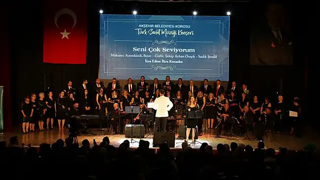 Akşehir Belediyesi TSM Korosu konser verdi 