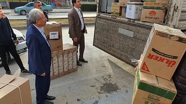 Akşehir Belediyesi yardımlarını sürdürüyor
