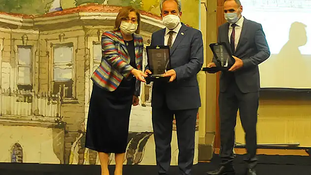 Akşehir Belediyesine uygulama ödülü