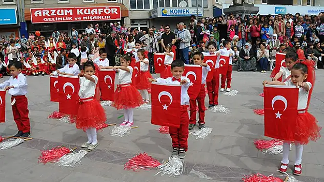 Akşehir'de 23 Nisan coşkusu