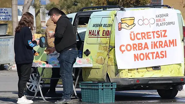 Akşehir'de depremzedelere çorba ikramı
