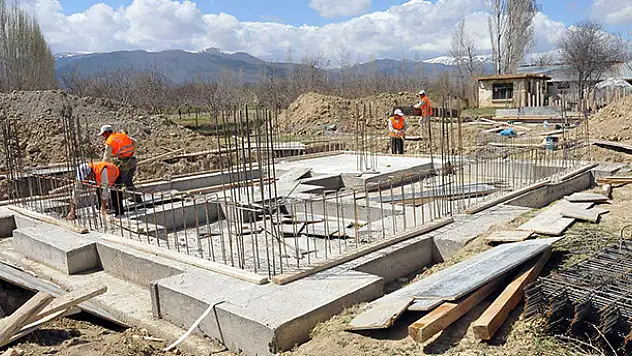 Akşehir'de doğalgaz çalışmaları başladı