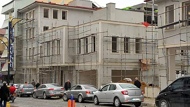 Akşehir'de Dudu Kadın Çarşısı inşaatı sürüyor