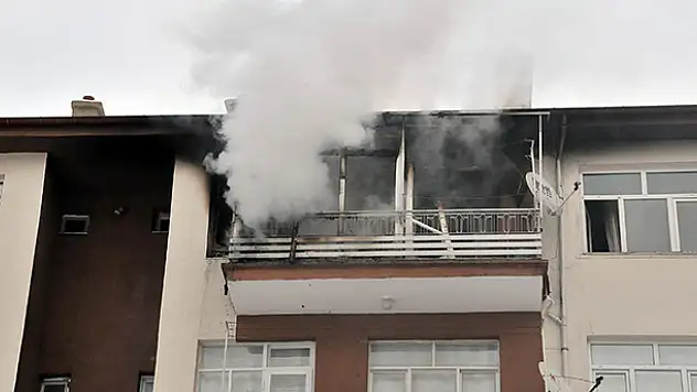 Akşehir'de ev yangınında 2,5 yaşındaki çocuğun vücudu yandı