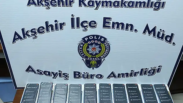 Akşehir'de gümrük kaçağı 10 cep telefonu ele geçirildi