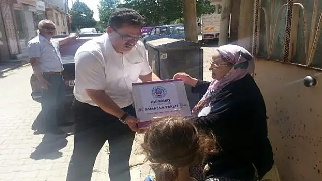 Akşehir'de İhtiyaç Sahiplerine Gıda Yardımı