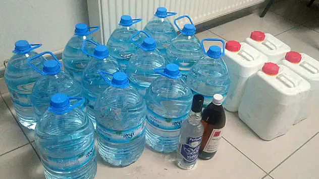 Akşehir'de kaçak içki satışı yapmak isteyen 2 kişi yakalandı 