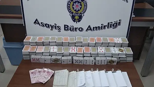 Akşehir'de Kovid-19 tedbirlerine uymayıp kumar oynayan 6 kişiye ceza kesildi